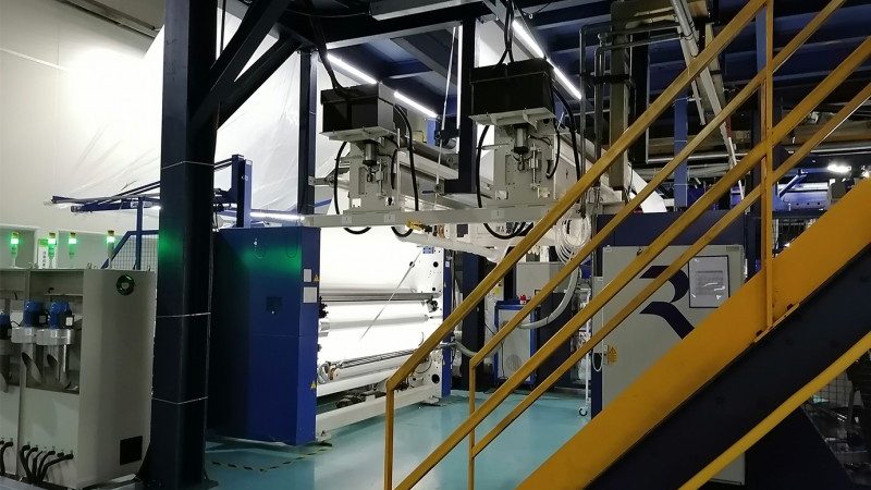 立式包装机操作流程揭秘：高效生产背后的关键步骤**